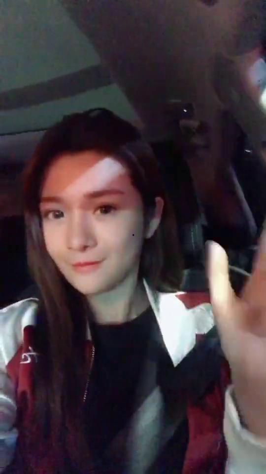 娱乐吃瓜酱男朋友一块钱,娱乐吃瓜酱男朋友的神秘礼物  第2张